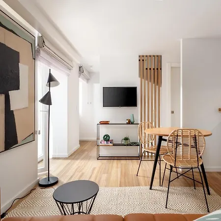 Designer Duplex - Old Town Apartman
