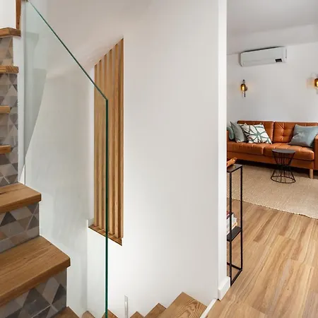 Downtown Oak Duplex Daire